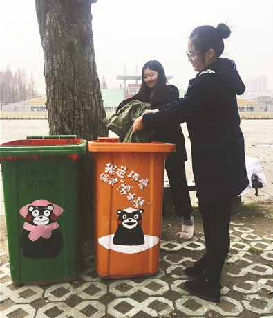 超可愛的校園垃圾桶，引人注意