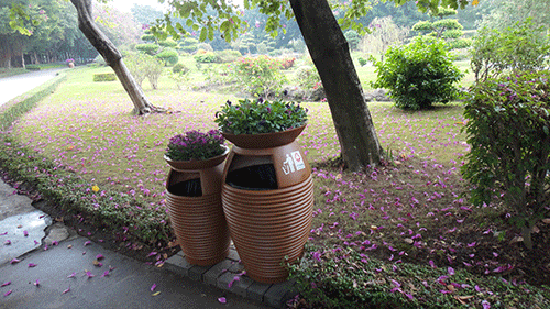  汕頭玻璃鋼花盆垃圾桶，點綴公園好環(huán)境。